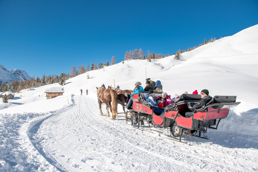 Content Dam Org 3 Images Full Rights Outdoor Defrancesco Michele Gite In Slitta Aptvaldifassa 36 Mattia Rizzi 1591